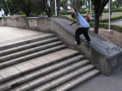 封面的背后： Tiago Lemos爆滑墨西哥无比粗糙的街头石台！