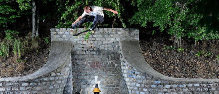 NB Numeric新年大片「Bog Town」，西门哥Brandon Westgate打响首炮