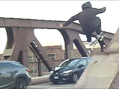 深夜炸弹唤醒即将入睡的人群！Deep Dish发布「Seven」整片